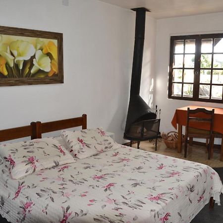 Hotel Pousada Dos Pinheiros 卡内拉 外观 照片