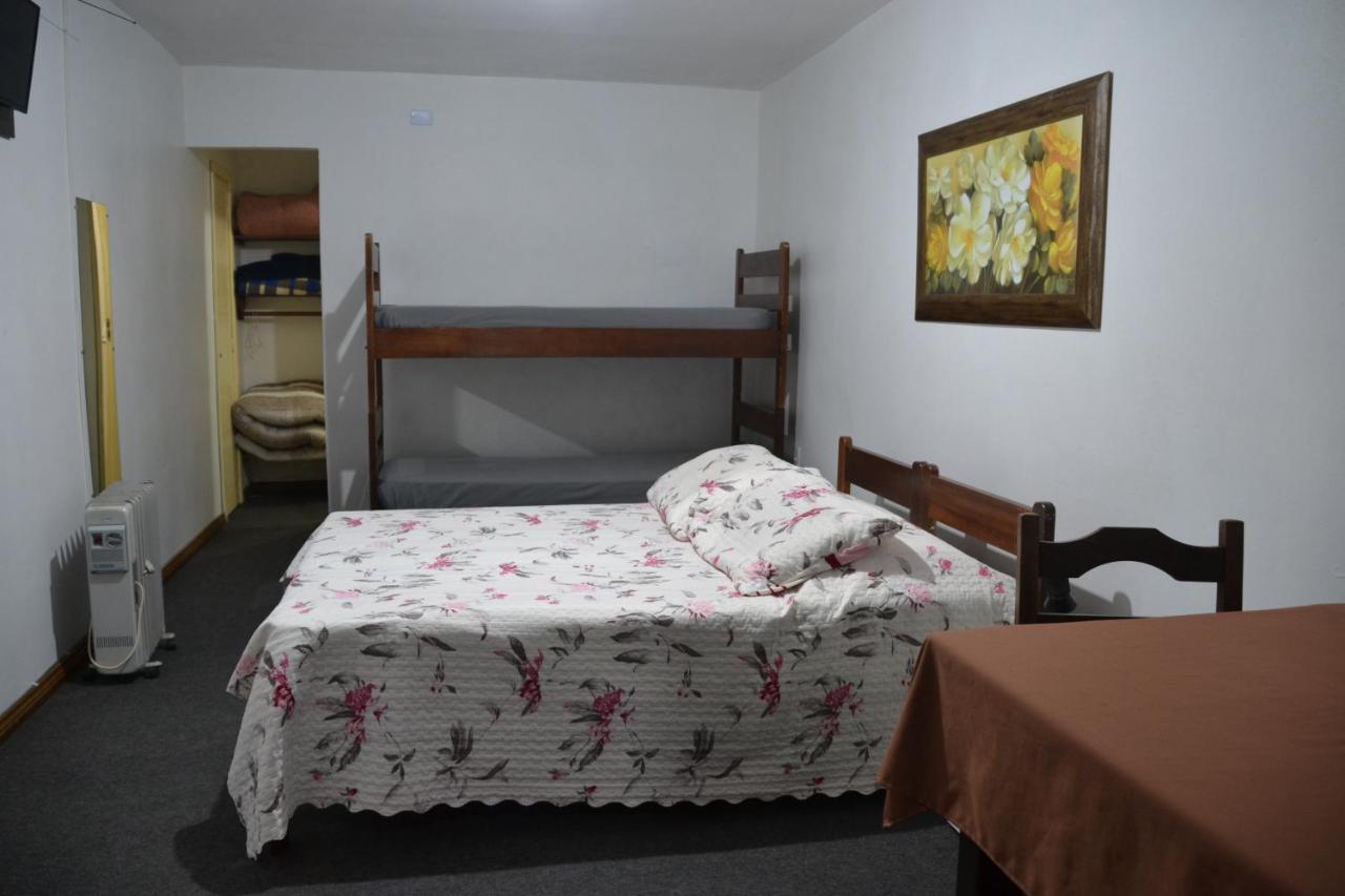 Hotel Pousada Dos Pinheiros 卡内拉 外观 照片