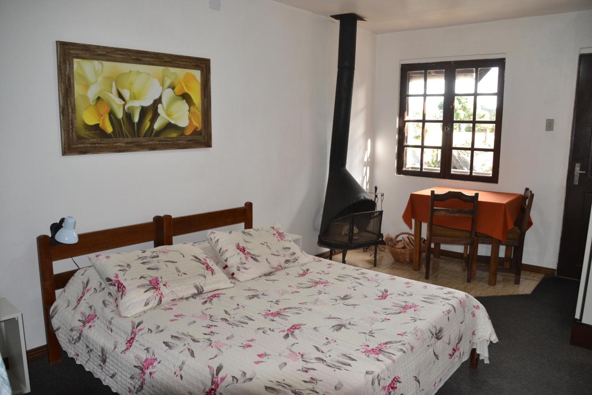 Hotel Pousada Dos Pinheiros 卡内拉 外观 照片